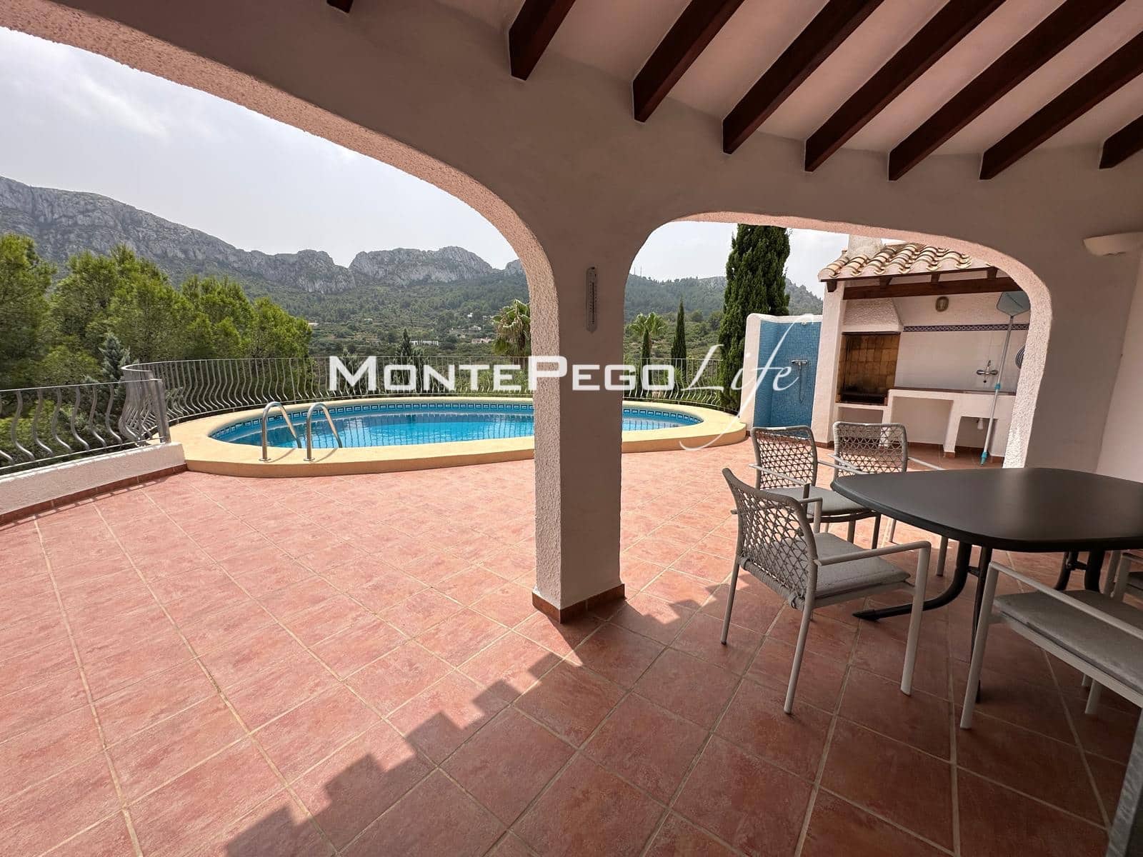 Chalet de 3 habitaciones en Monte Pego en venta con piscina garaje - 499.000 € (Ref: 9999308)