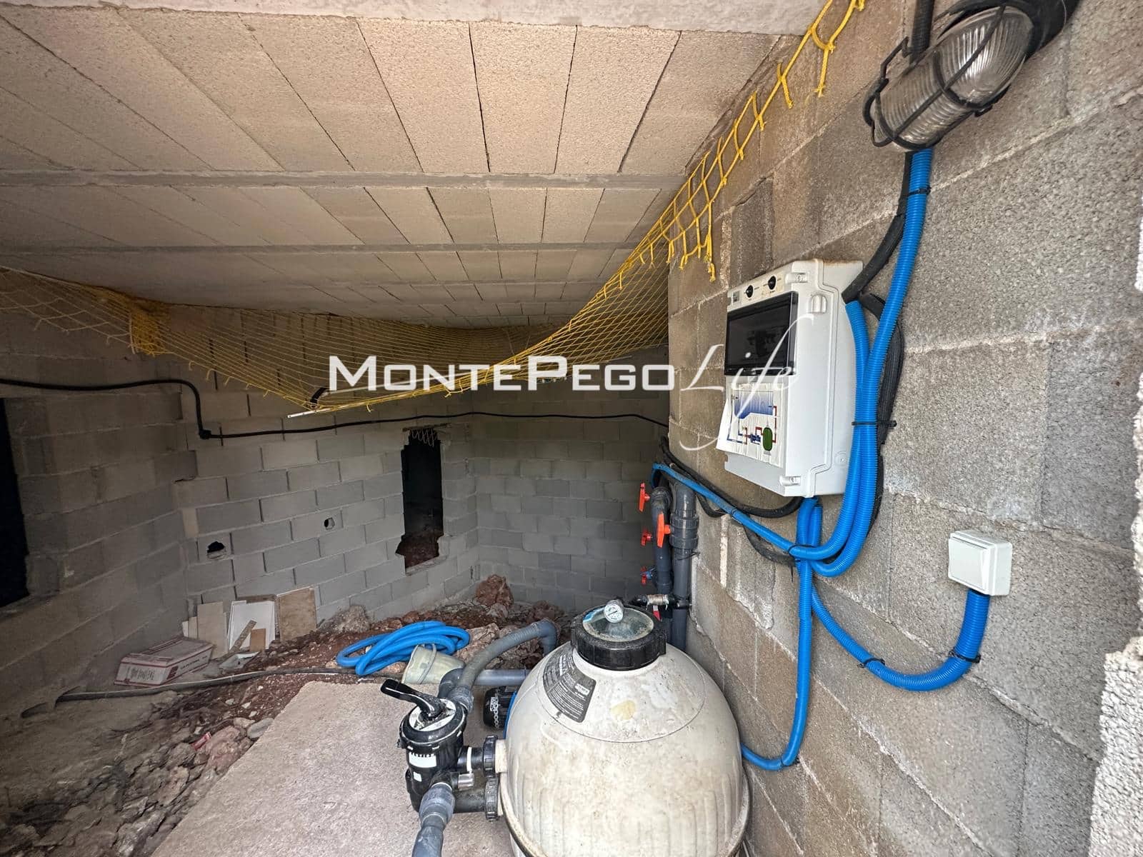Chalet de 3 habitaciones en Monte Pego en venta con piscina garaje - 499.000 € (Ref: 9999308)