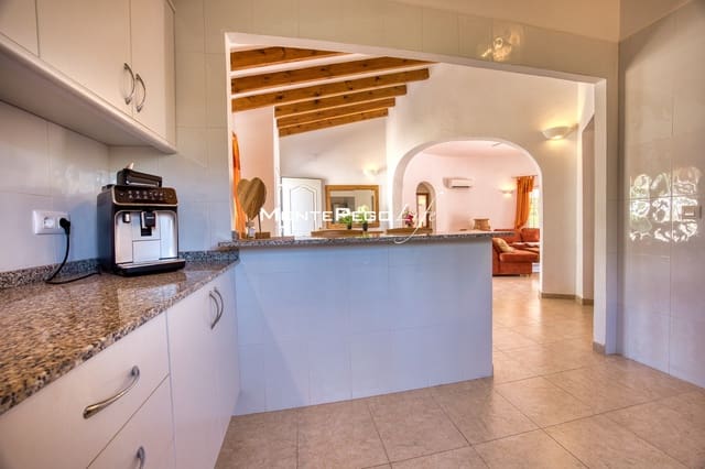 3 camera da letto Villa in vendita in Monte Pego, Pego con piscina garage - 499.000 € (Rif: 9999308)