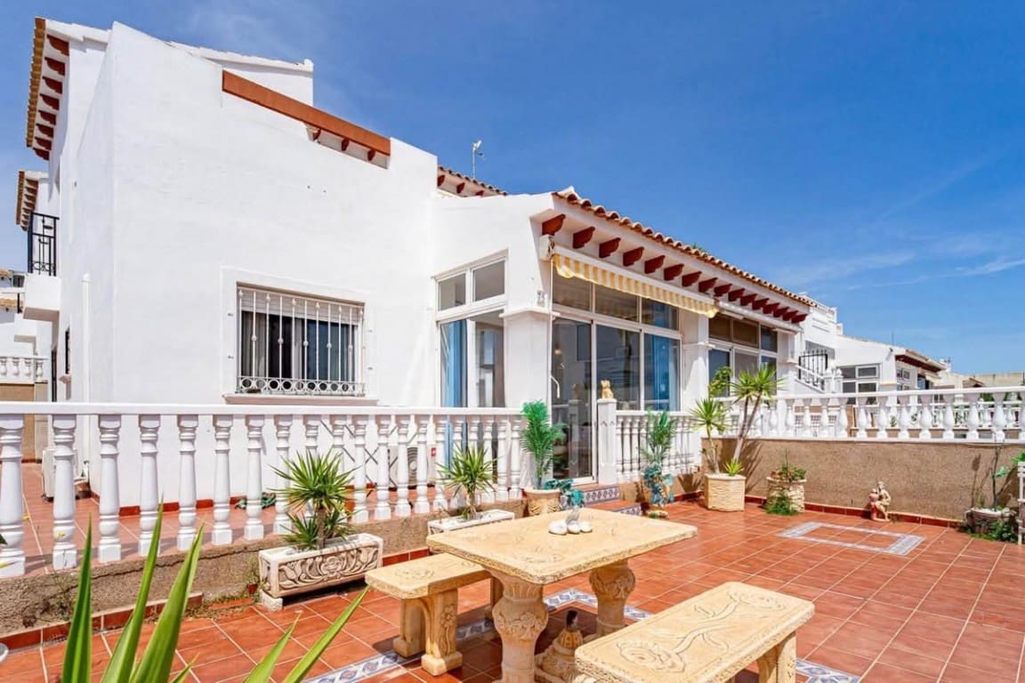 3 soverom Villa til salgs i Orihuela Costa med svømmebasseng garasje - € 265 000 (Ref: 10085166)