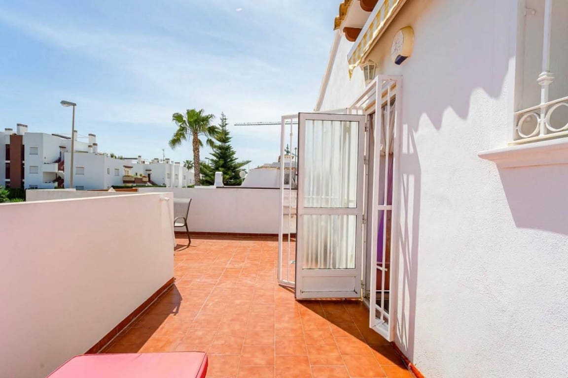 3 soverom Villa til salgs i Orihuela Costa med svømmebasseng garasje - € 265 000 (Ref: 10085166)