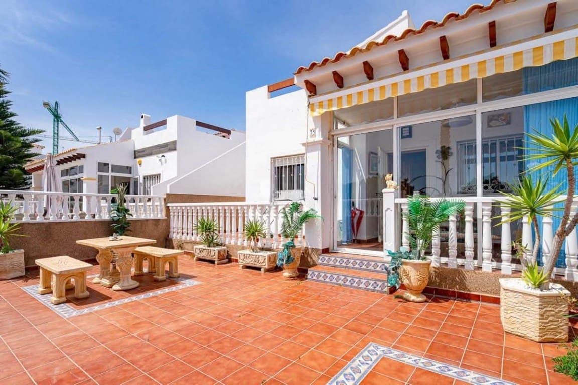 3 soverom Villa til salgs i Orihuela Costa med svømmebasseng garasje - € 265 000 (Ref: 10085166)
