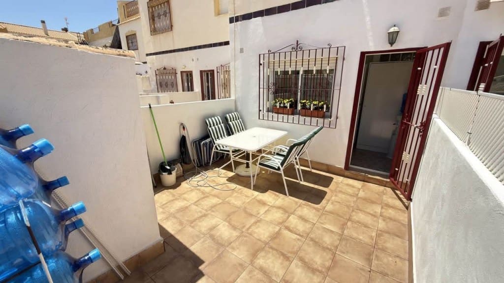3 soveværelse Byhus til salg i La Zenia med swimmingpool garage - € 209.000 (Ref: 10085167)