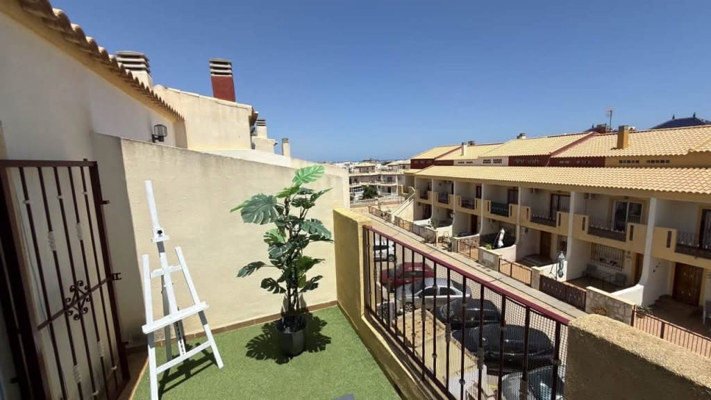 3 soveværelse Byhus til salg i La Zenia med swimmingpool garage - € 209.000 (Ref: 10085167)