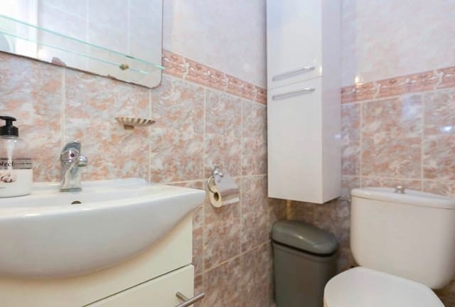 3 chambre Villa/Maison Semi-Mitoyenne à vendre à Playa Flamenca, Orihuela avec piscine garage - 219 900 € (Ref: 10085168)