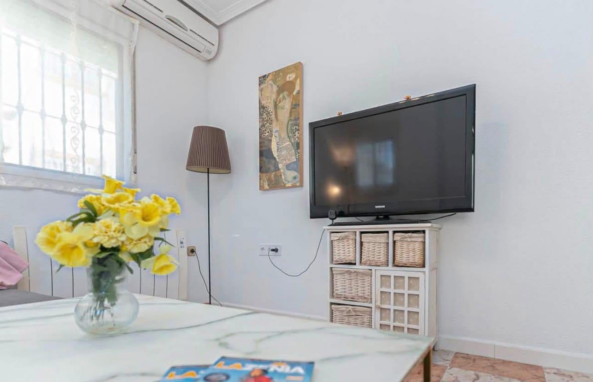 3 chambre Villa/Maison Semi-Mitoyenne à vendre à Playa Flamenca avec piscine garage - 219 900 € (Ref: 10085168)