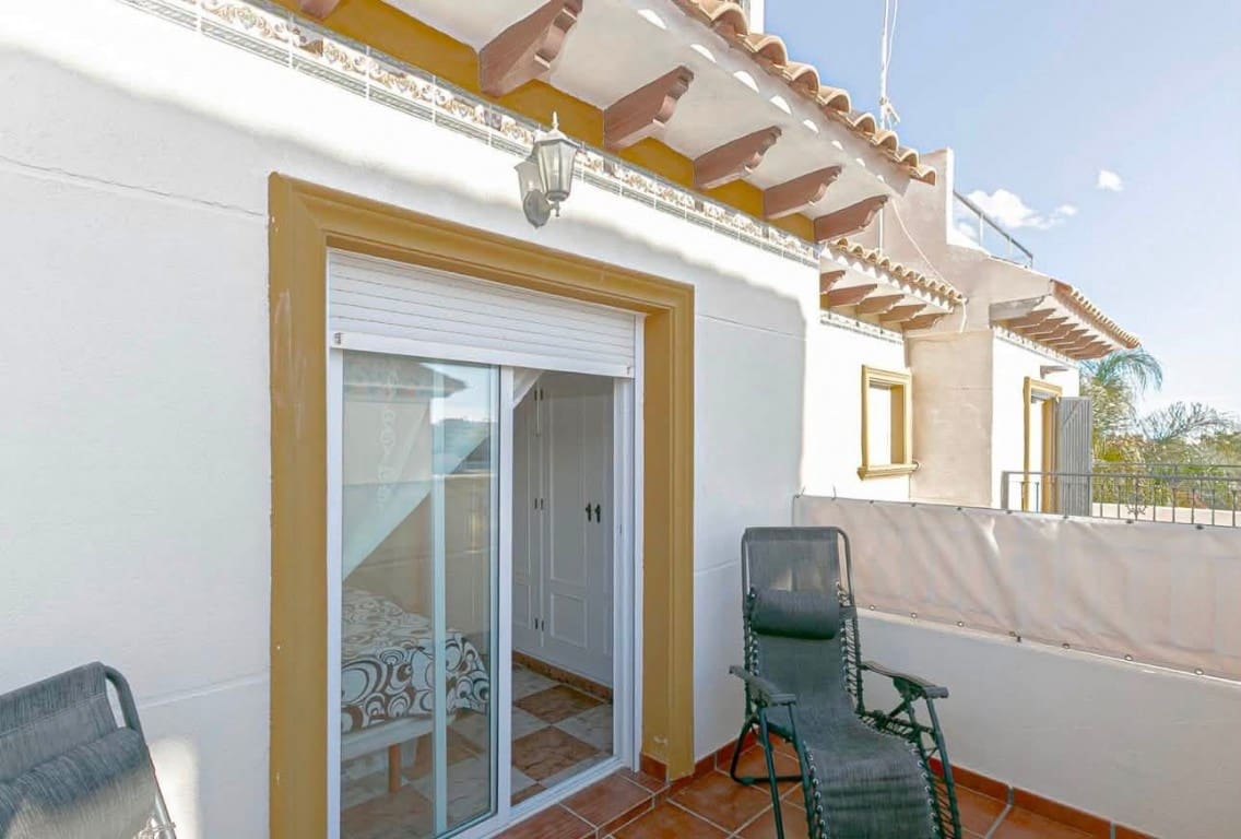 3 chambre Villa/Maison Semi-Mitoyenne à vendre à Playa Flamenca avec piscine garage - 219 900 € (Ref: 10085168)