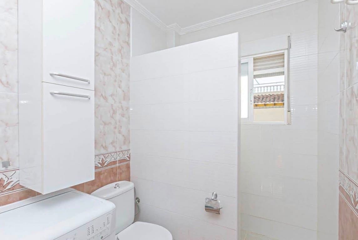 3 chambre Villa/Maison Semi-Mitoyenne à vendre à Playa Flamenca avec piscine garage - 219 900 € (Ref: 10085168)