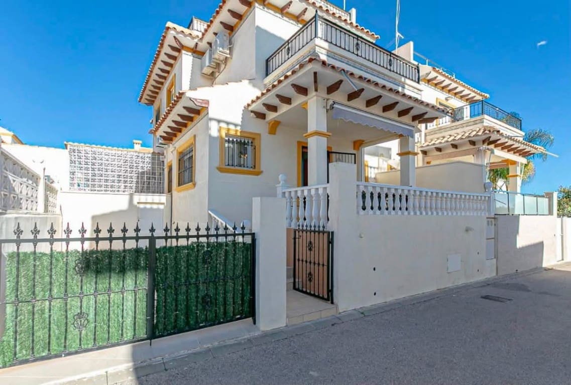 3 chambre Villa/Maison Semi-Mitoyenne à vendre à Playa Flamenca avec piscine garage - 219 900 € (Ref: 10085168)