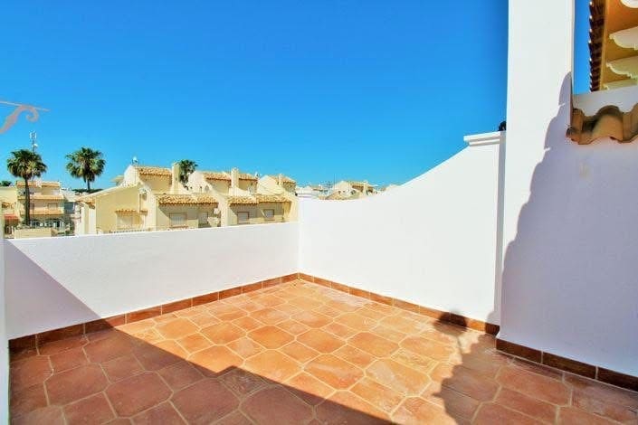 2 chambre Maison de Ville à vendre à Playa Flamenca avec piscine - 205 000 € (Ref: 10085171)