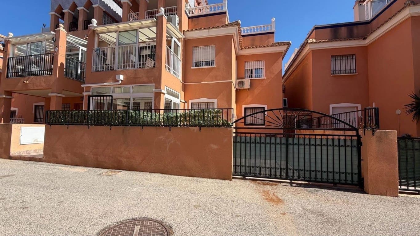 2 bedroom Apartment for sale in Playa Flamenca with pool garage - € 149,900 (Ref: 10085172)