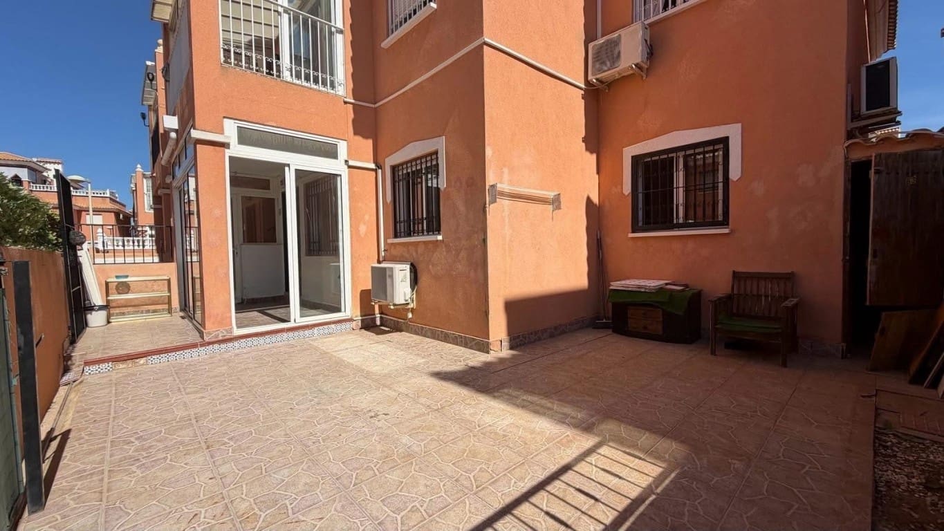 2 bedroom Apartment for sale in Playa Flamenca with pool garage - € 149,900 (Ref: 10085172)