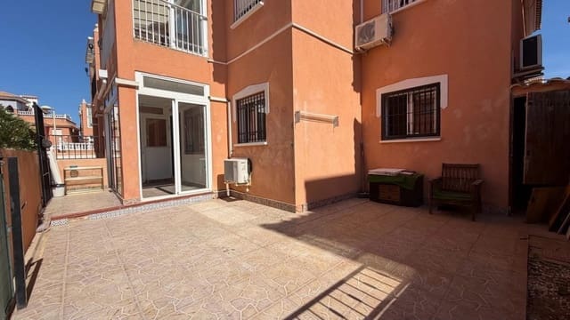Apartamento de 2 habitaciones en Playa Flamenca, Orihuela en venta con piscina garaje - 149.900 € (Ref: 10085172)