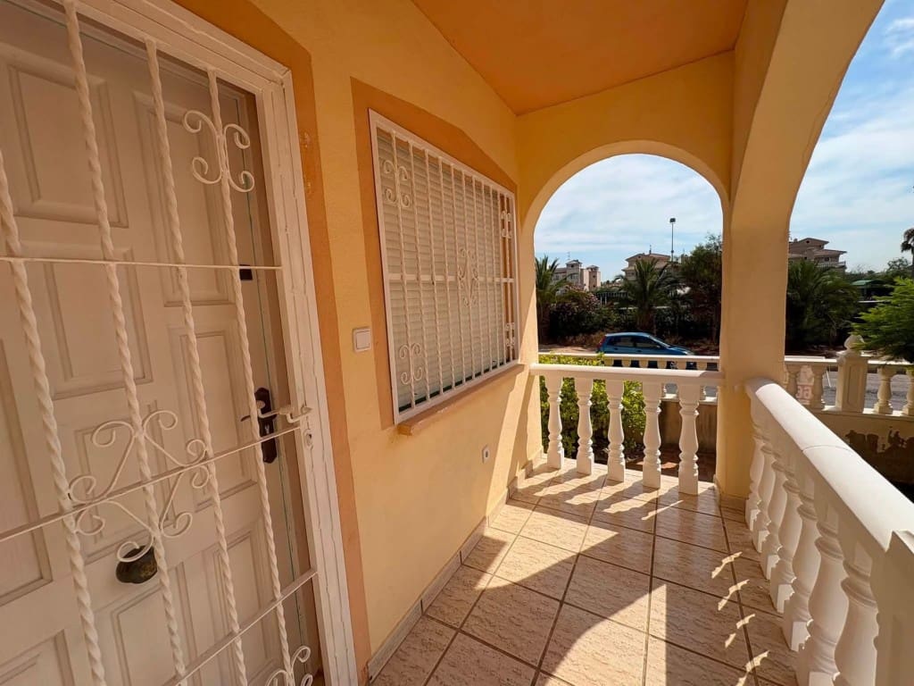 2 makuuhuone Huoneisto myytävänä paikassa La Florida mukana uima-altaan - 149 000 € (Ref: 10085173)
