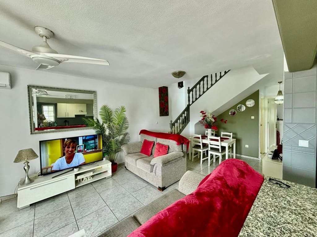 4 slaapkamer Halfvrijstaande villa te koop in Villamartin met zwembad garage - € 290.000 (Ref: 10085174)