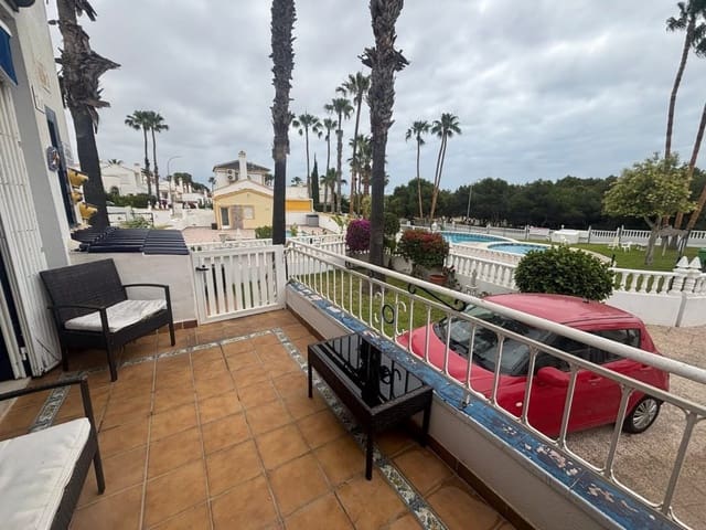 4 quarto Moradia Geminada para venda em Villamartin, Orihuela com piscina garagem - 290 000 € (Ref: 10085174)