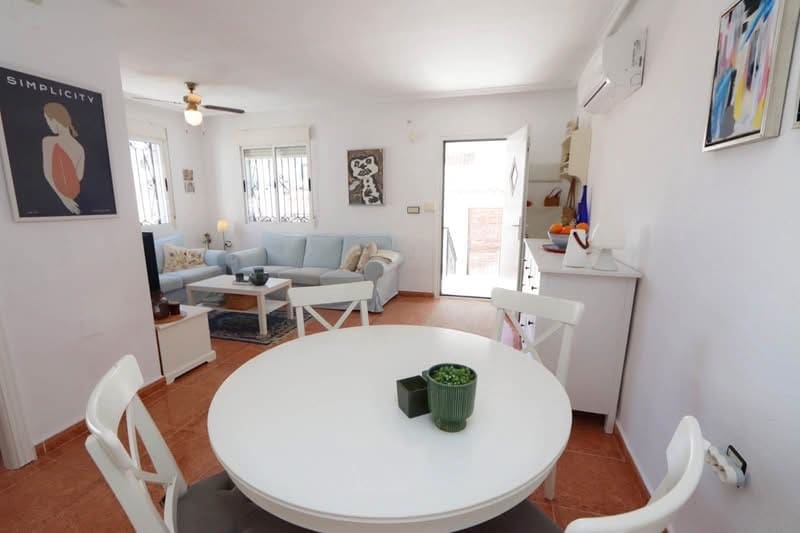 3 chambre Villa/Maison Semi-Mitoyenne à vendre à Los Altos avec piscine garage - 269 999 € (Ref: 10085175)