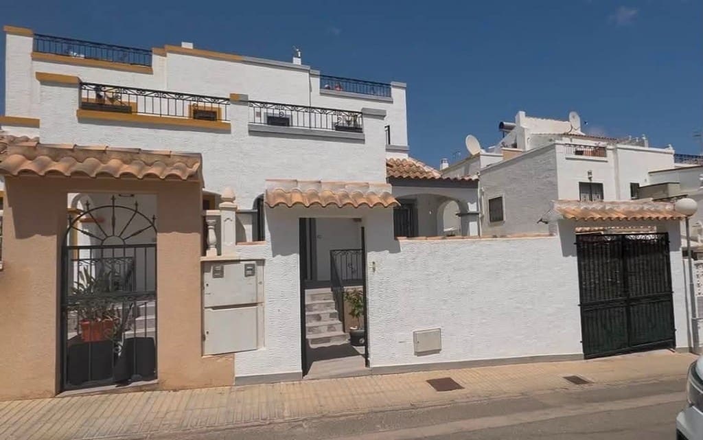 3 chambre Villa/Maison Semi-Mitoyenne à vendre à Los Altos avec piscine garage - 269 999 € (Ref: 10085175)