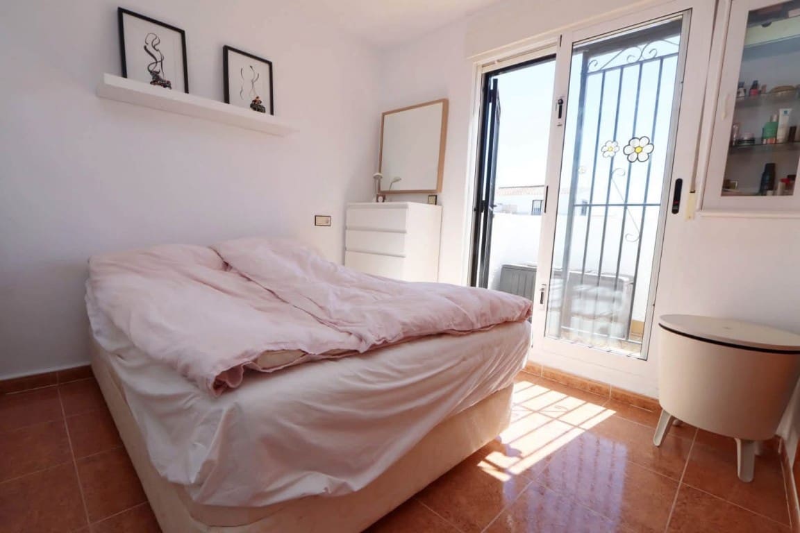3 chambre Villa/Maison Semi-Mitoyenne à vendre à Los Altos avec piscine garage - 269 999 € (Ref: 10085175)