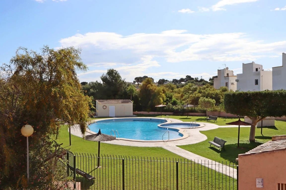3 chambre Villa/Maison Semi-Mitoyenne à vendre à Los Altos avec piscine garage - 269 999 € (Ref: 10085175)