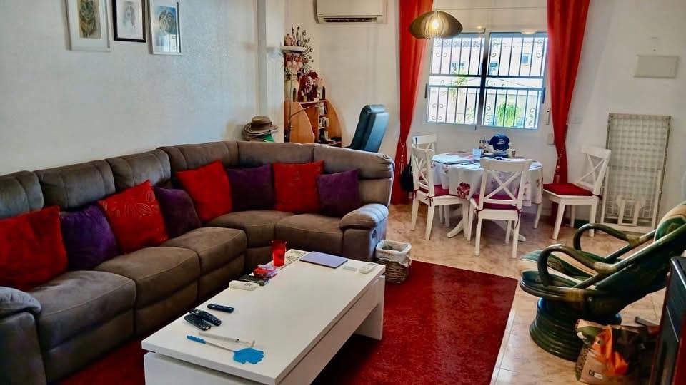 3 slaapkamer Villa te koop in Los Altos met zwembad garage - € 289.995 (Ref: 10085176)