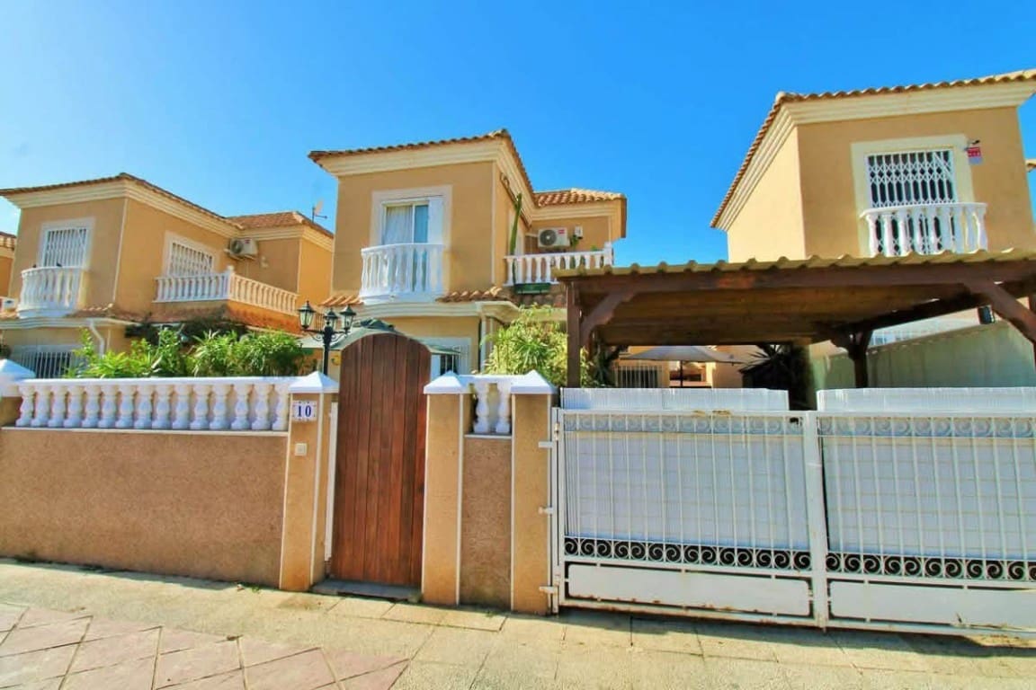 3 soveværelse Villa til salg i Playa Flamenca med swimmingpool garage - € 259.950 (Ref: 10085180)