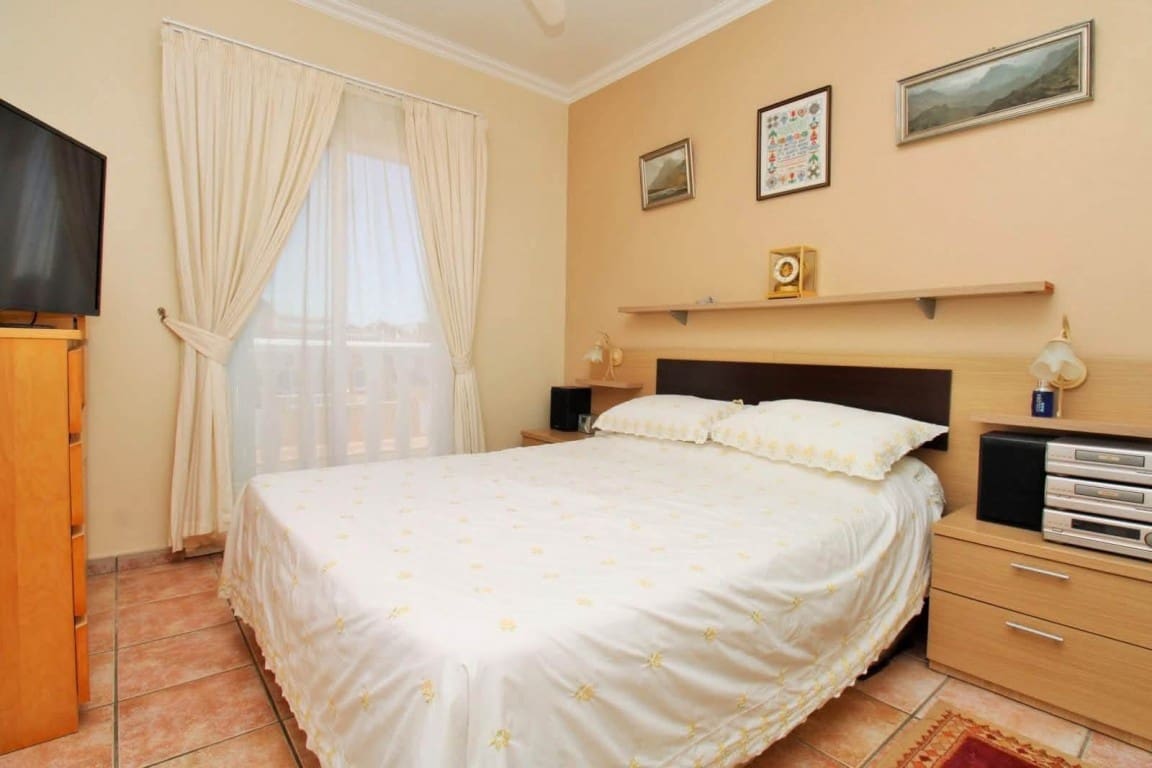 3 soveværelse Villa til salg i Playa Flamenca med swimmingpool garage - € 259.950 (Ref: 10085180)
