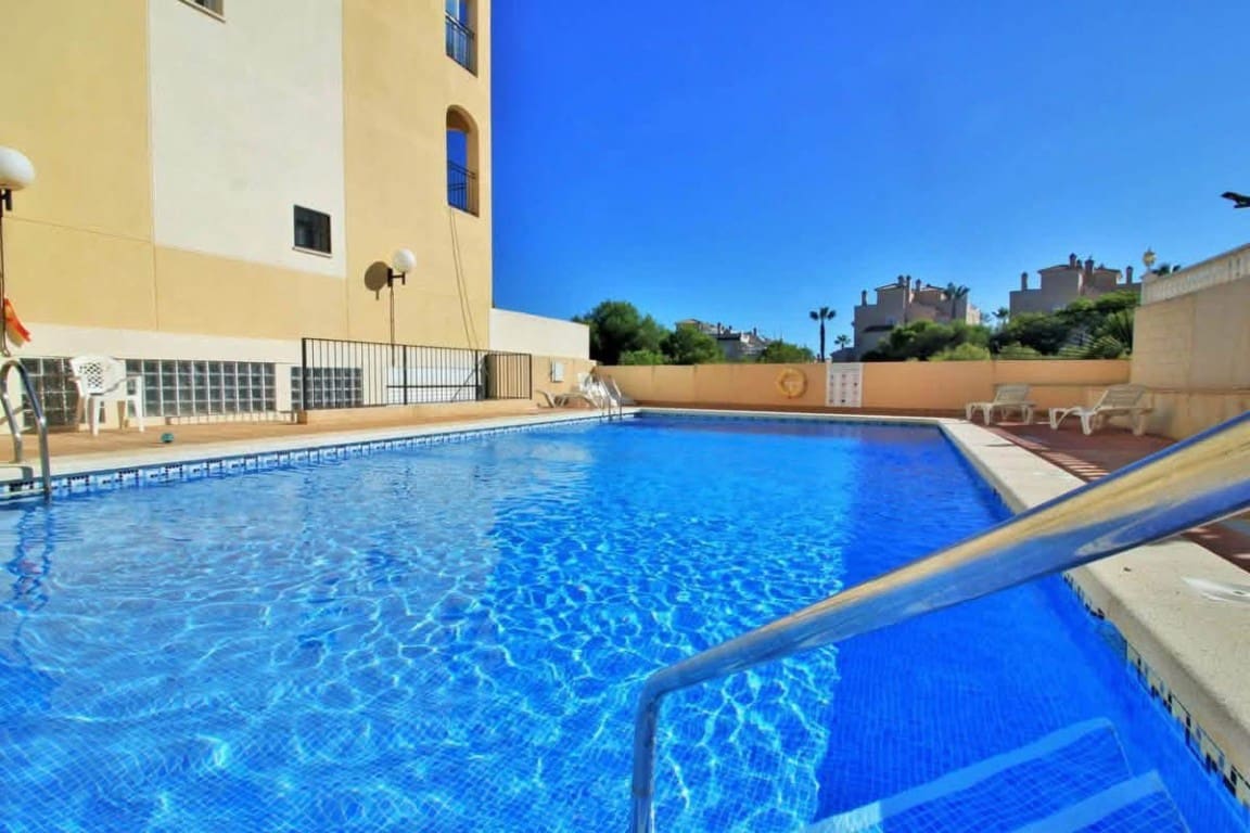 3 soveværelse Villa til salg i Playa Flamenca med swimmingpool garage - € 259.950 (Ref: 10085180)