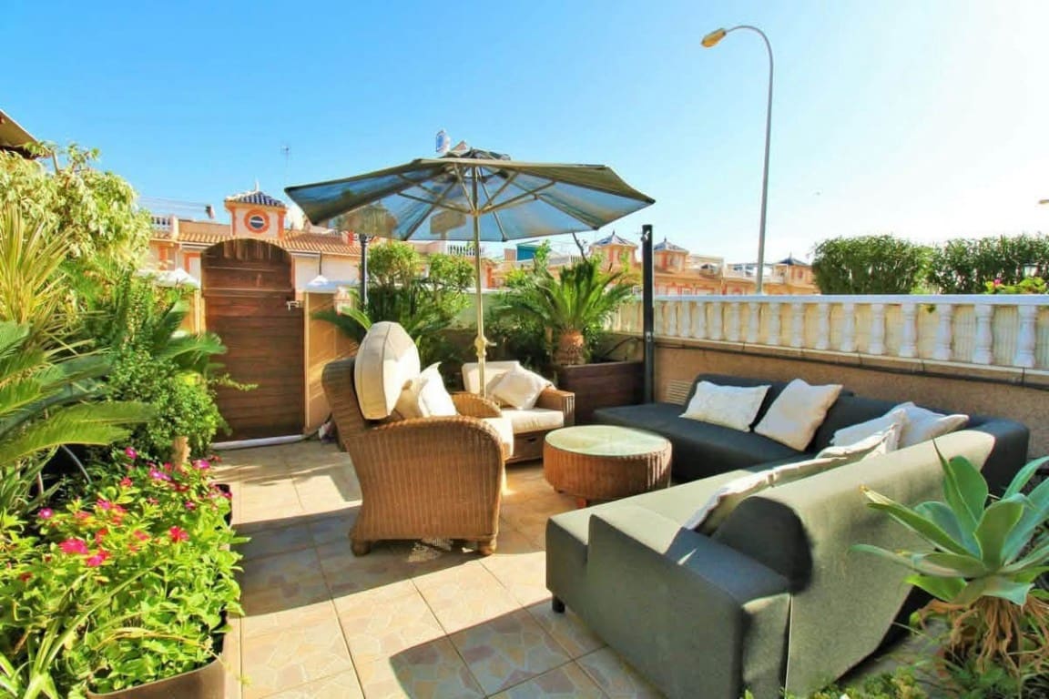 3 soveværelse Villa til salg i Playa Flamenca med swimmingpool garage - € 259.950 (Ref: 10085180)