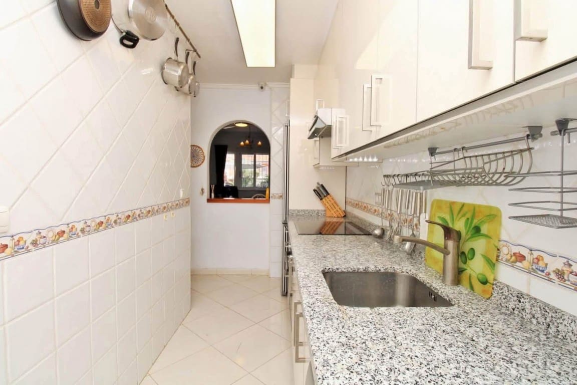 3 soveværelse Villa til salg i Playa Flamenca med swimmingpool garage - € 259.950 (Ref: 10085180)
