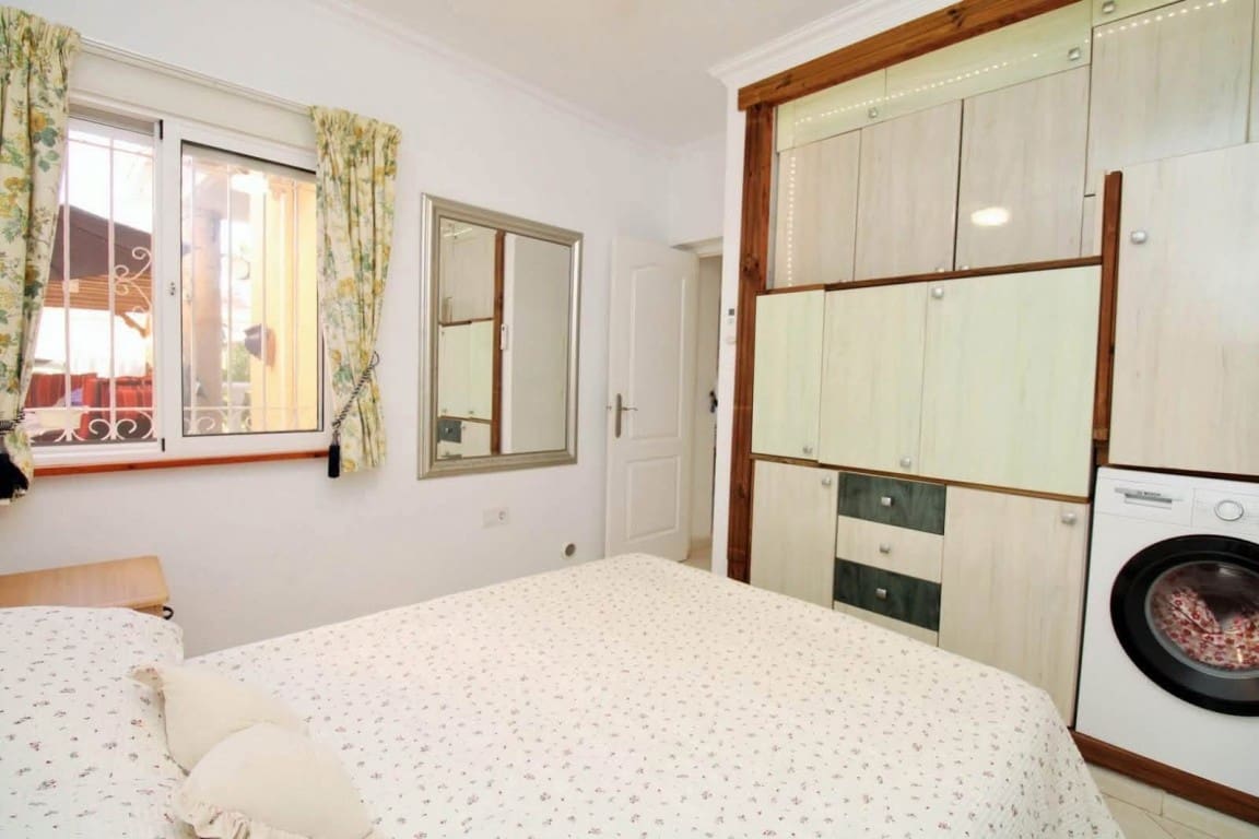 3 soveværelse Villa til salg i Playa Flamenca med swimmingpool garage - € 259.950 (Ref: 10085180)