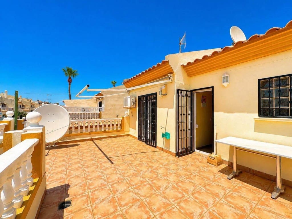 3 quarto Moradia Geminada para venda em Playa Flamenca com piscina garagem - 284 950 € (Ref: 10085183)