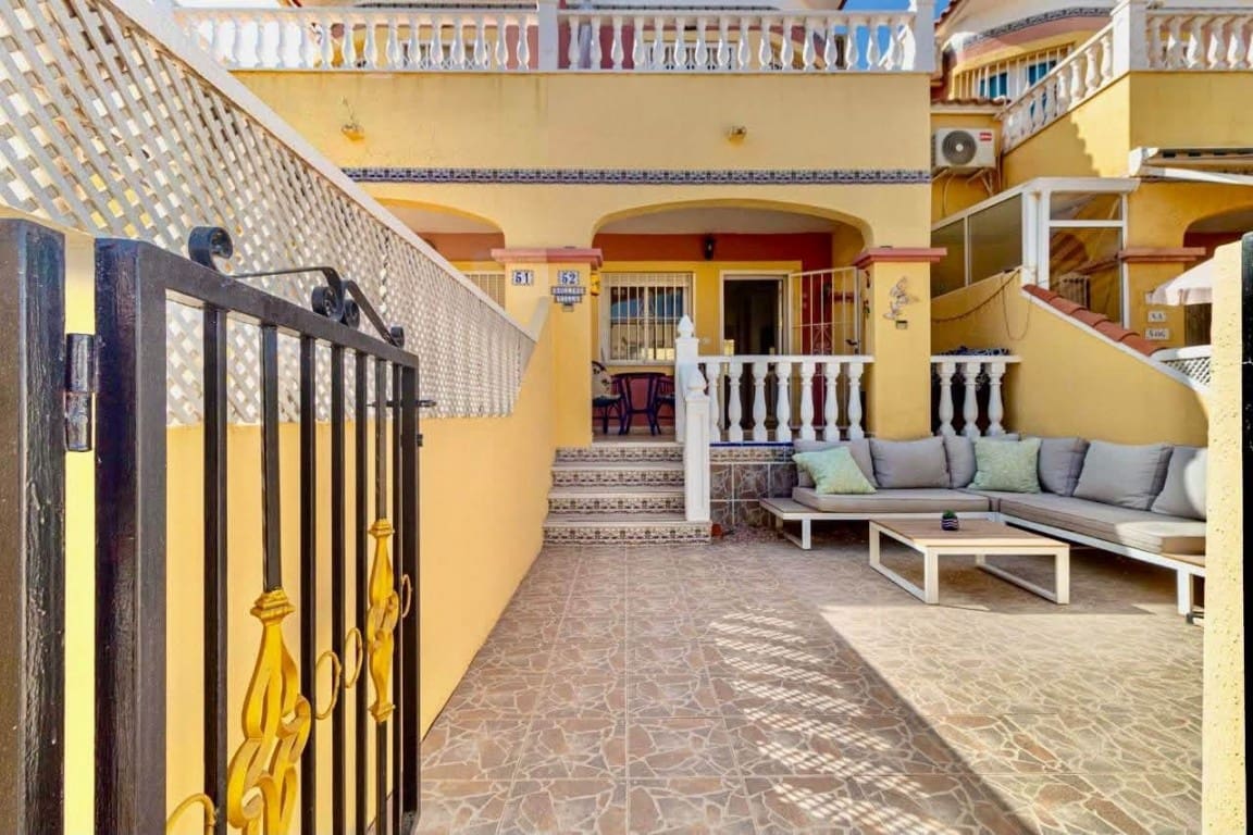 2 quarto Casa em Banda para venda em Cabo Roig com piscina - 199 000 € (Ref: 10085184)
