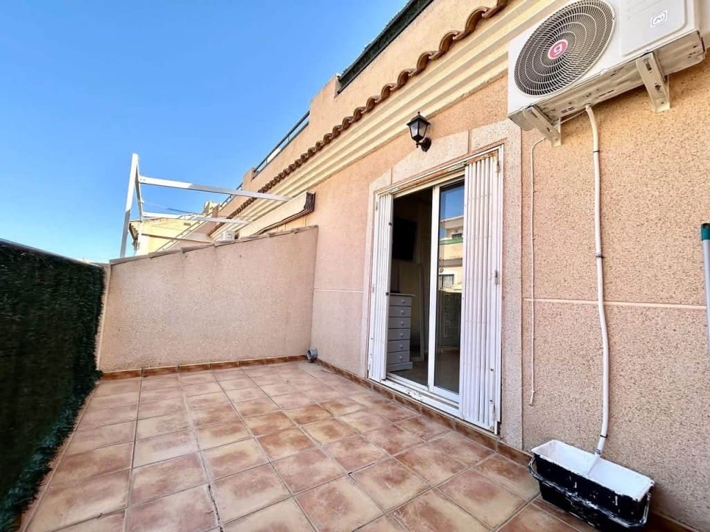 3 makuuhuone Omakotitalo myytävänä paikassa La Zenia mukana uima-altaan - 199 000 € (Ref: 10085185)