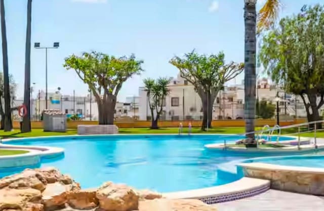3 makuuhuone Huoneisto myytävänä paikassa La Florida, Orihuela mukana uima-altaan - 159 000 € (Ref: 10085186)