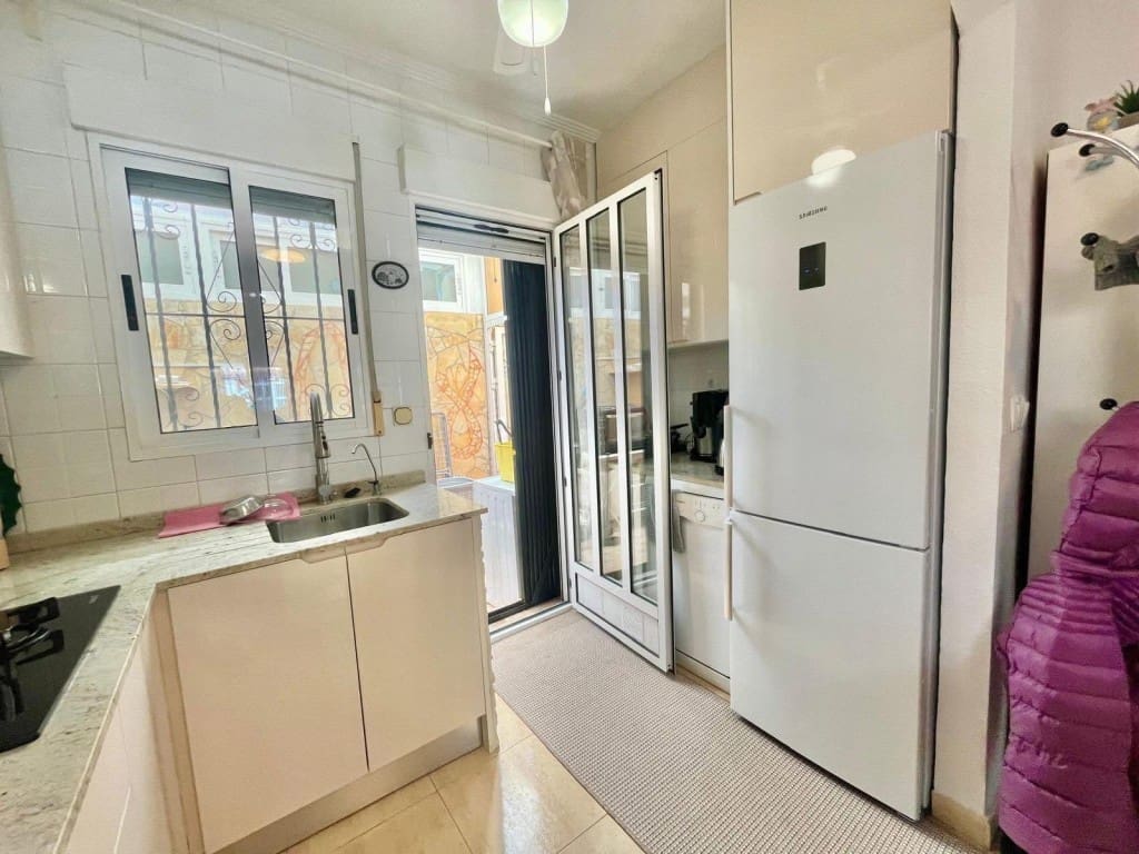 3 sypialnia Willa na sprzedaż w Playa Flamenca z basenem garażem - 254 000 € (Ref: 10085187)