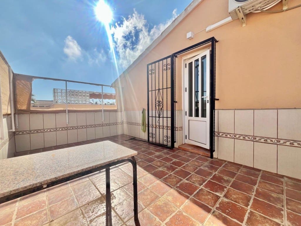3 sypialnia Willa na sprzedaż w Playa Flamenca z basenem garażem - 254 000 € (Ref: 10085187)
