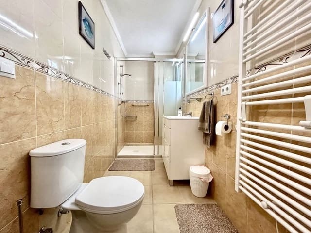 5 slaapkamer Villa te koop in Villamartin, Orihuela met zwembad - € 269.000 (Ref: 10085189)
