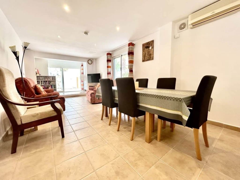 5 Zimmer Villa zu verkaufen in Villamartin mit Pool - 269.000 € (Ref: 10085189)
