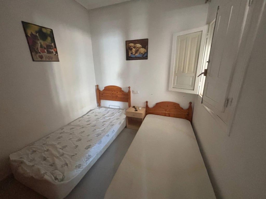 2 makuuhuone Huoneisto myytävänä paikassa La Florida mukana uima-altaan - 129 000 € (Ref: 10085190)