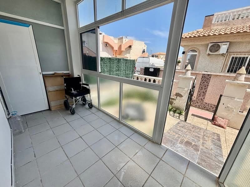 2 makuuhuone Huoneisto myytävänä paikassa La Florida mukana uima-altaan - 129 000 € (Ref: 10085190)