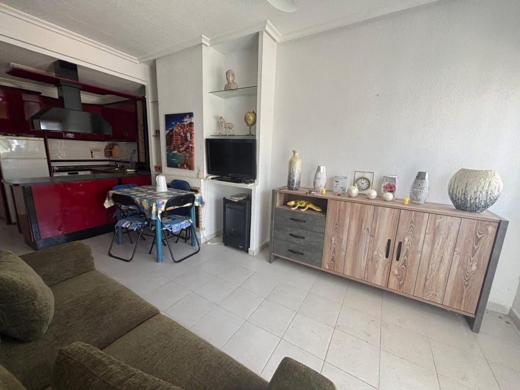 2 makuuhuone Huoneisto myytävänä paikassa La Florida mukana uima-altaan - 129 000 € (Ref: 10085190)