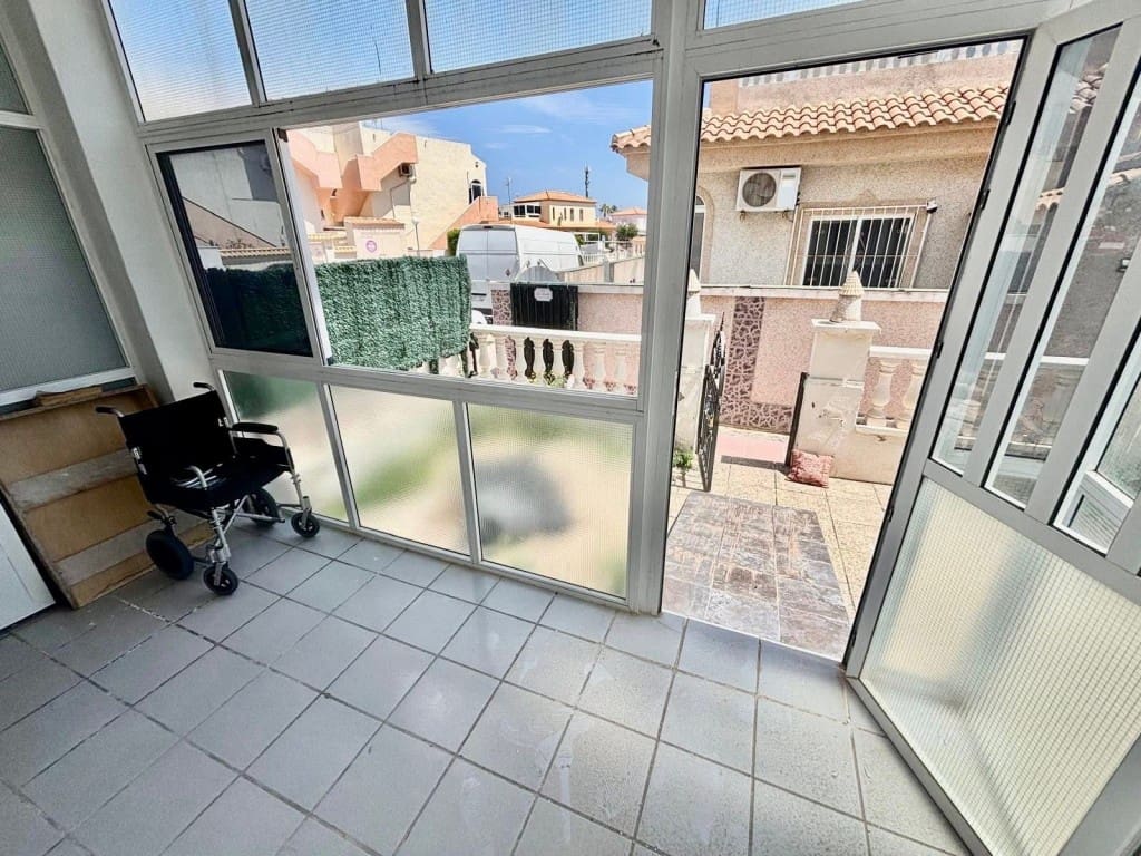 2 makuuhuone Huoneisto myytävänä paikassa La Florida mukana uima-altaan - 129 000 € (Ref: 10085190)