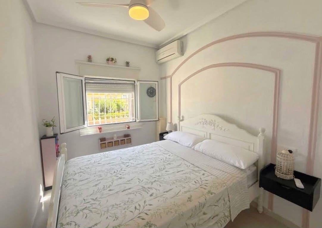 Bungalow de 2 habitaciones en La Florida en venta con piscina - 169.950 € (Ref: 10085191)