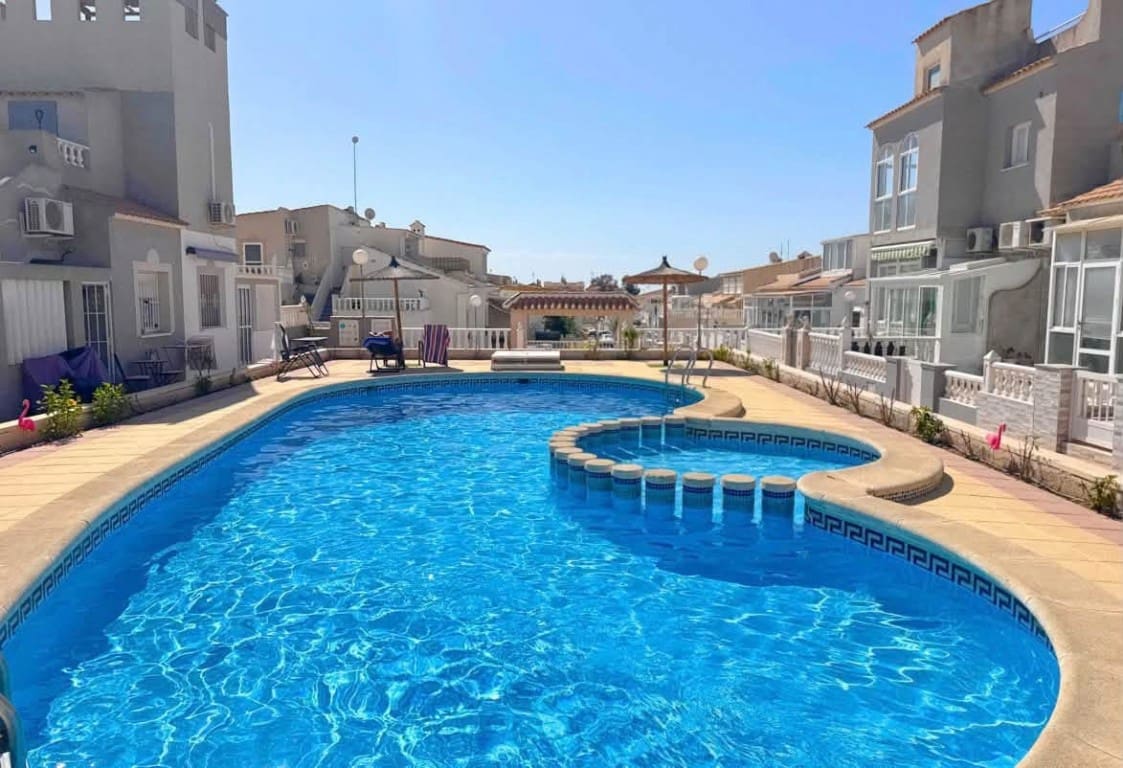 Bungalow de 2 habitaciones en La Florida en venta con piscina - 169.950 € (Ref: 10085191)