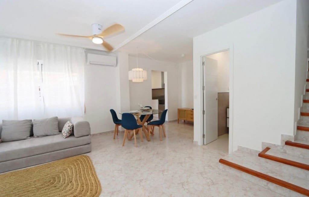 3 quarto Moradia Geminada para venda em Los Altos com piscina garagem - 225 000 € (Ref: 10085192)