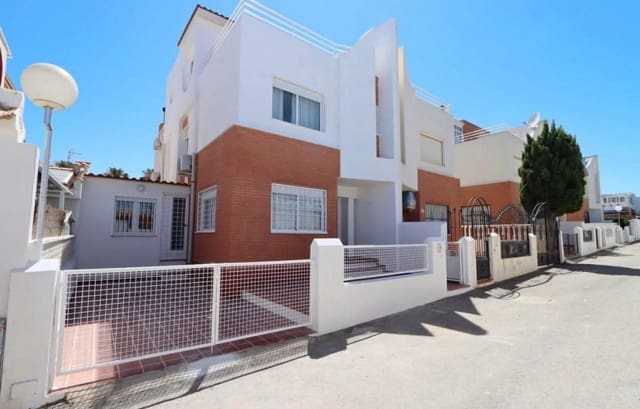 3 quarto Moradia Geminada para venda em Los Altos com piscina garagem - 225 000 € (Ref: 10085192)