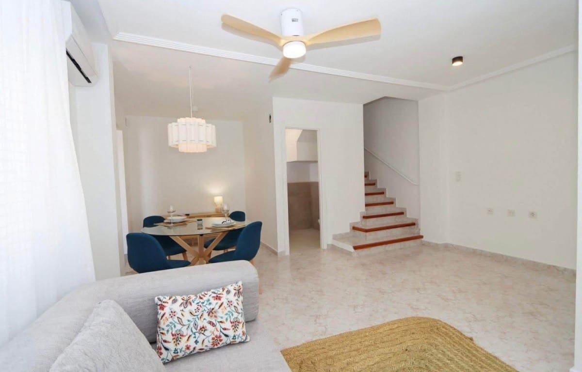 3 quarto Moradia Geminada para venda em Los Altos com piscina garagem - 225 000 € (Ref: 10085192)