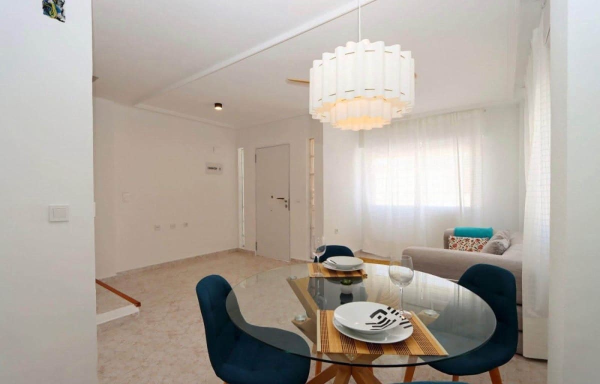 3 quarto Moradia Geminada para venda em Los Altos com piscina garagem - 225 000 € (Ref: 10085192)