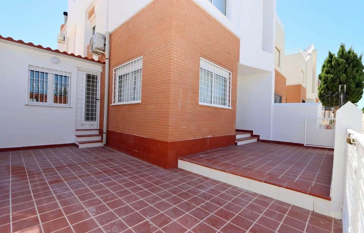 3 quarto Moradia Geminada para venda em Los Altos com piscina garagem - 225 000 € (Ref: 10085192)